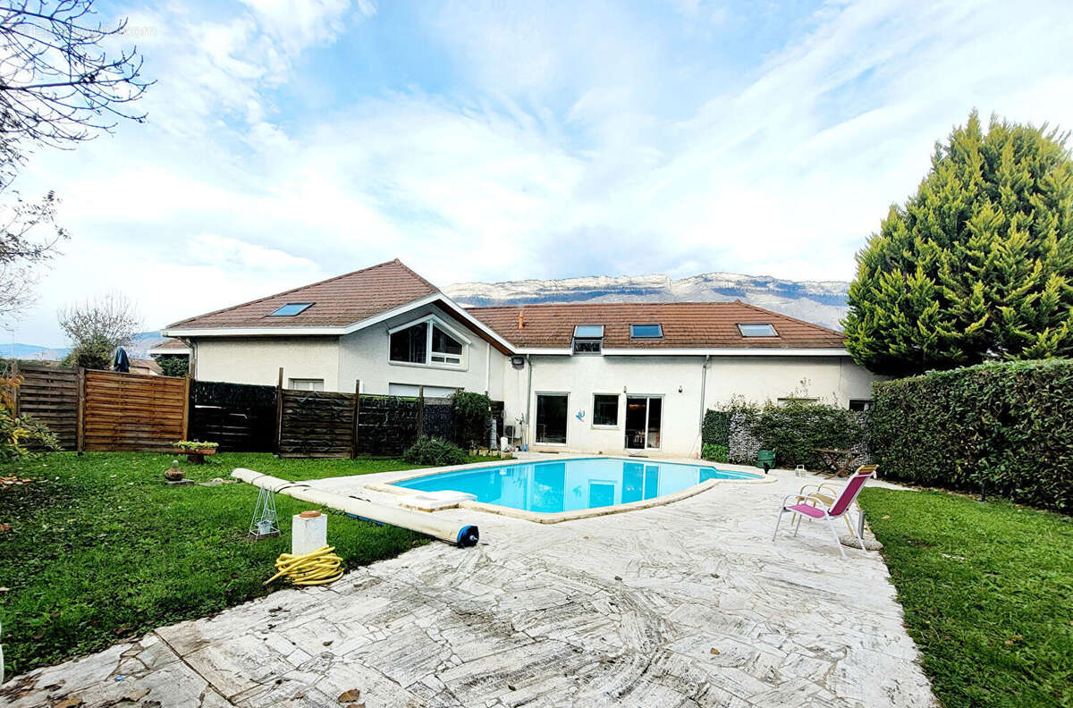 Commerce à MONTBONNOT-SAINT-MARTIN