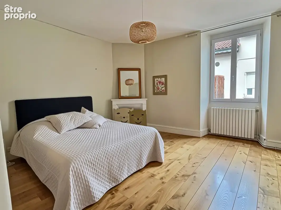 Villeneuve-sur-Lot, à deux pas du centre-ville, magnifique maison en pierre de 193 m² sur un terrain d'environ 180 m². Énorme co - photo 7