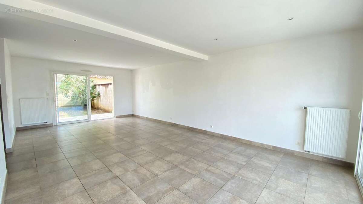 Maison à CAILLOUX-SUR-FONTAINES