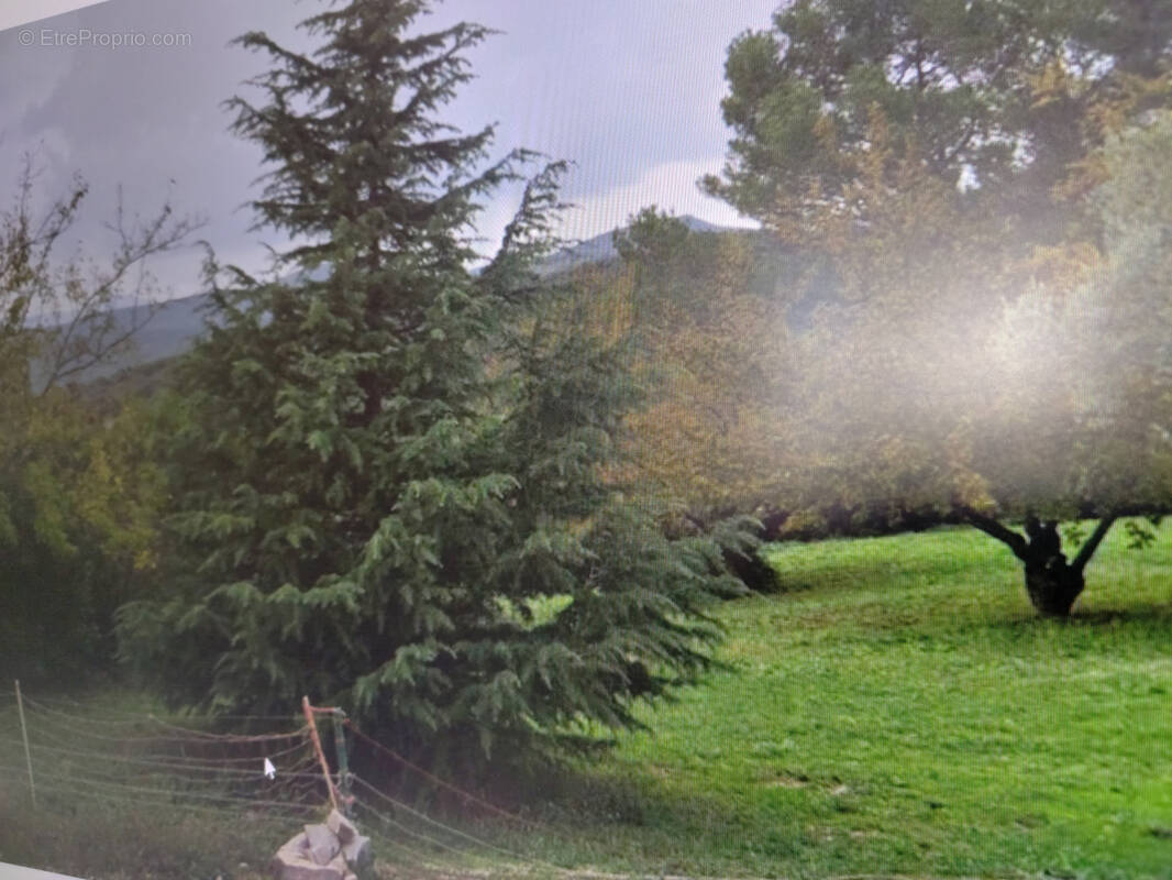 Terrain à ROUSSON