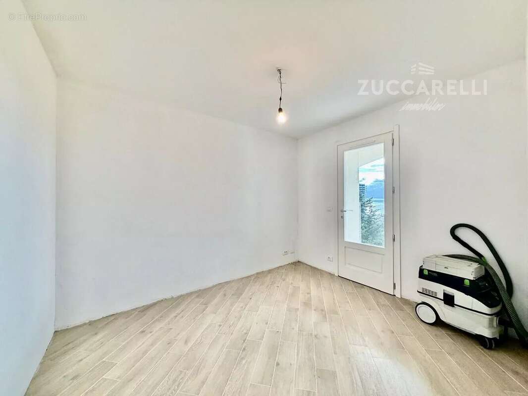 Appartement à ROQUEBRUNE-CAP-MARTIN