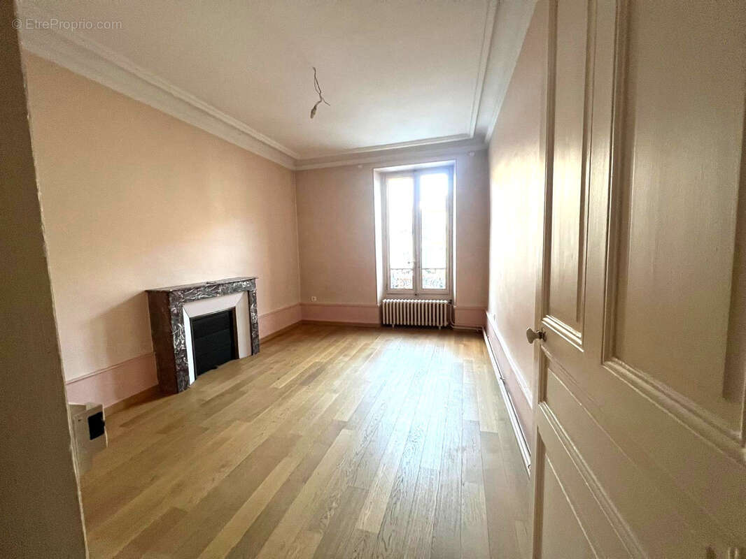 Appartement à AIX-LES-BAINS