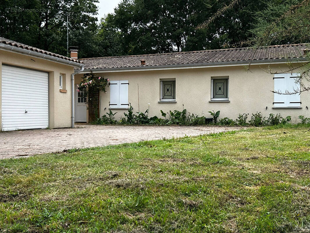 Maison à MONTPON-MENESTEROL