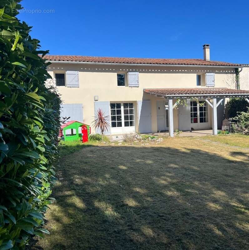 Maison à vendre 7 pièces MESCHERS SUR GIRONDE (17) - photo 2