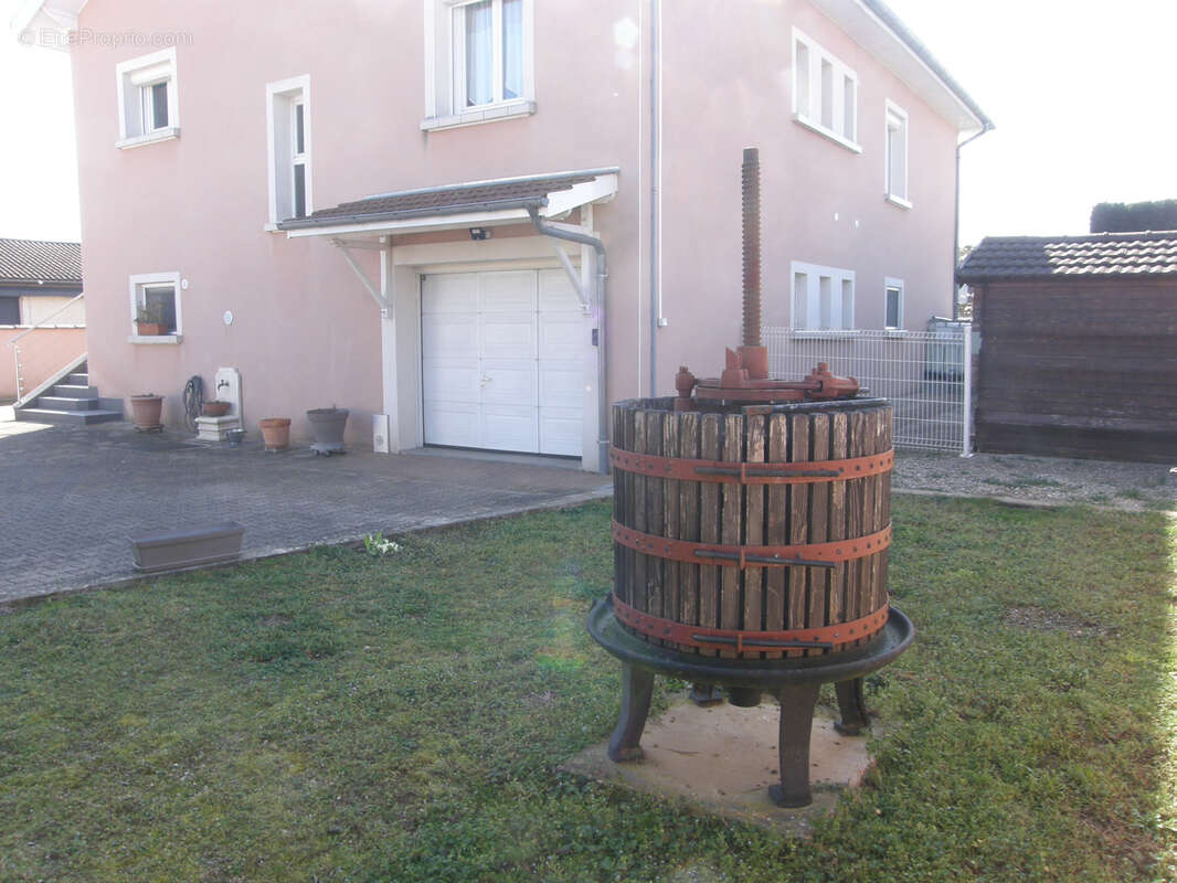 Maison à SAINT-ROMAIN-DE-JALIONAS