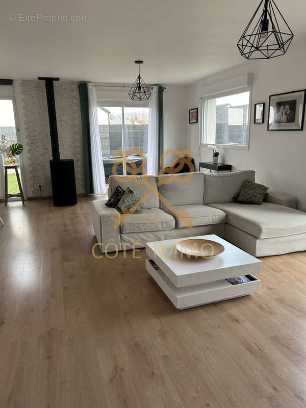 Maison à OSTRICOURT