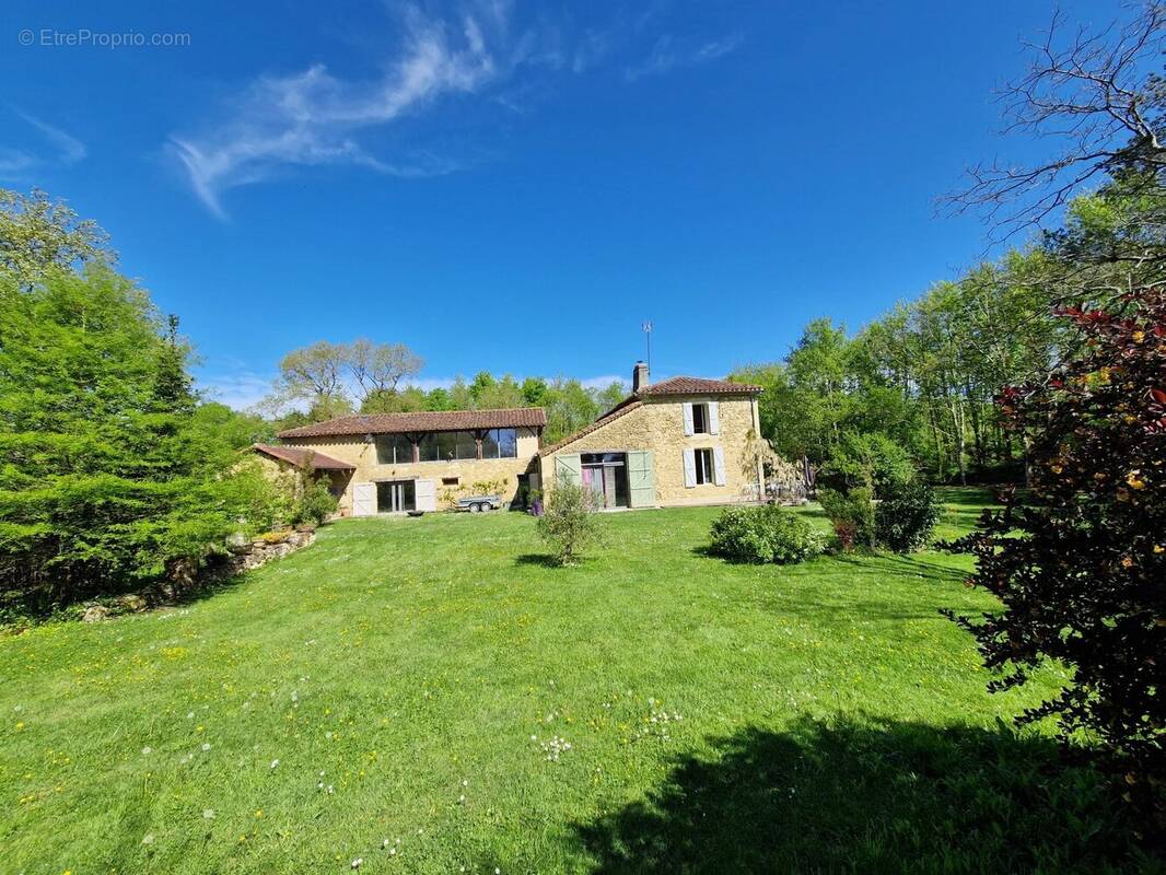 Maison à VIC-FEZENSAC