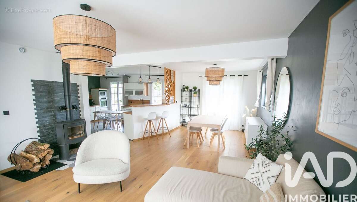 Photo 2 - Maison à LES CLAYES-SOUS-BOIS