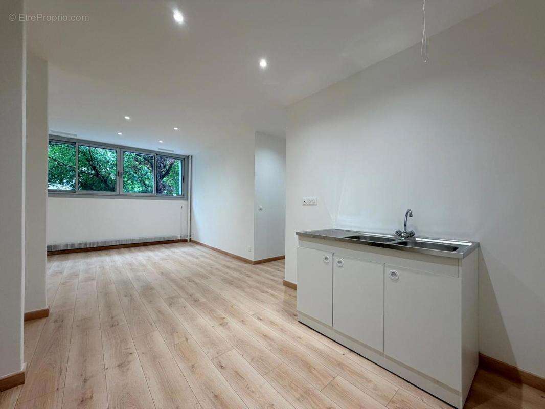 Appartement à PARIS-12E