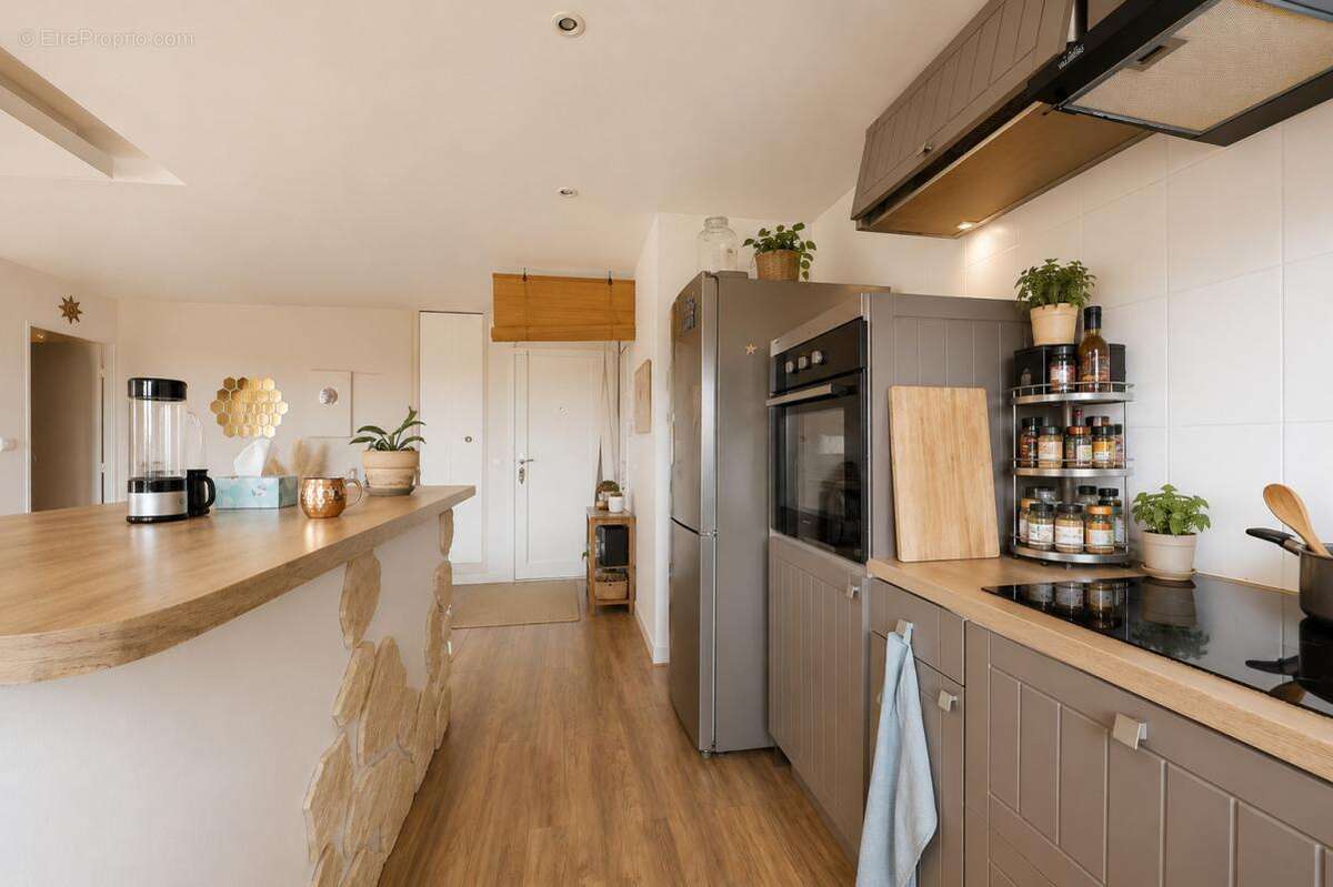 Appartement à MARSEILLE-6E