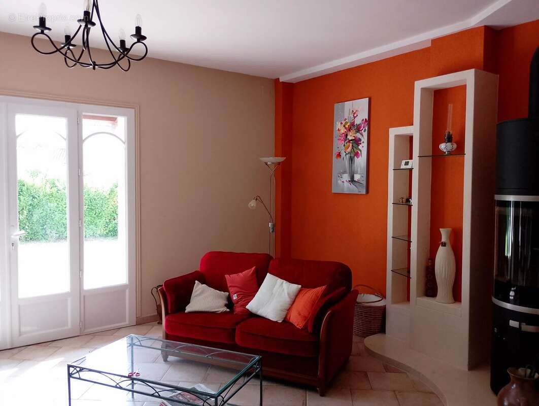 Grande maison charentaise avec dépendances - photo 10