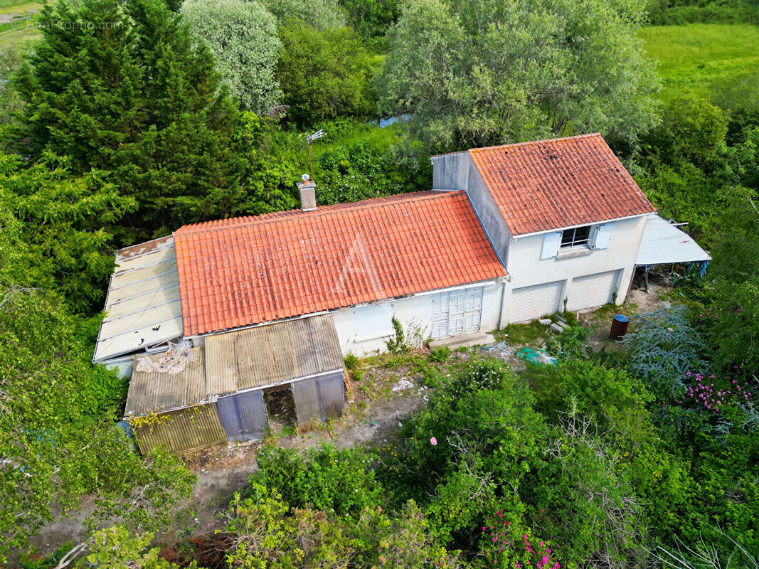 Maison à LE PERRIER