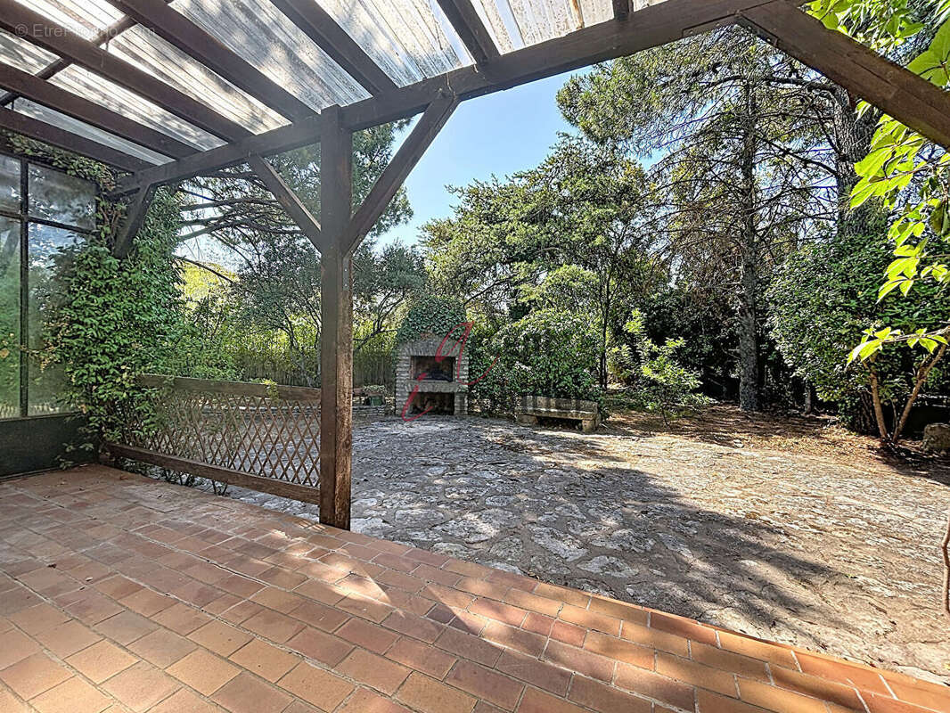 EXCLUSIVITE Cavaillon :Maison 4 pièce(s) 107 m2 sur 1068 m² de terrain - photo 9