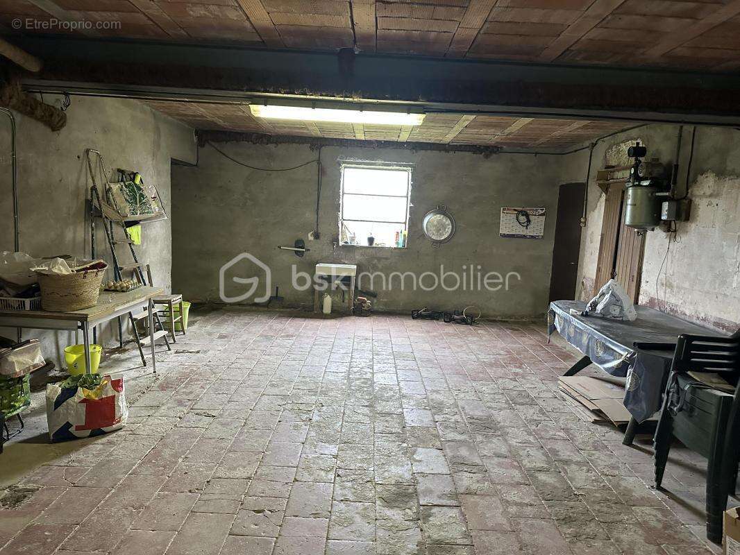 Maison à AURIAC-SUR-VENDINELLE