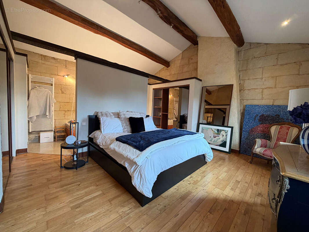 Maison à SAINT-EMILION