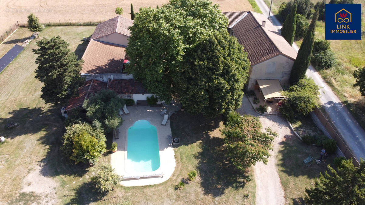 Maison 269 m² à Eurre  - photo 2