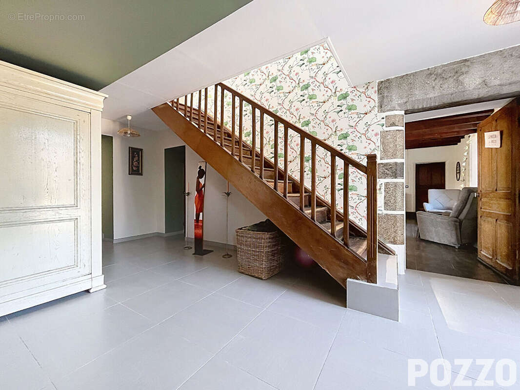 Propriété en pierre Quettreville sur sienne (50660) 8 pièces 216m² habitable 17000 m² terrain - photo 4