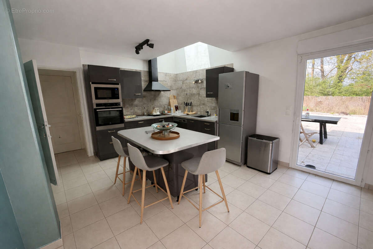 Maison à L'ISLE-D'ABEAU