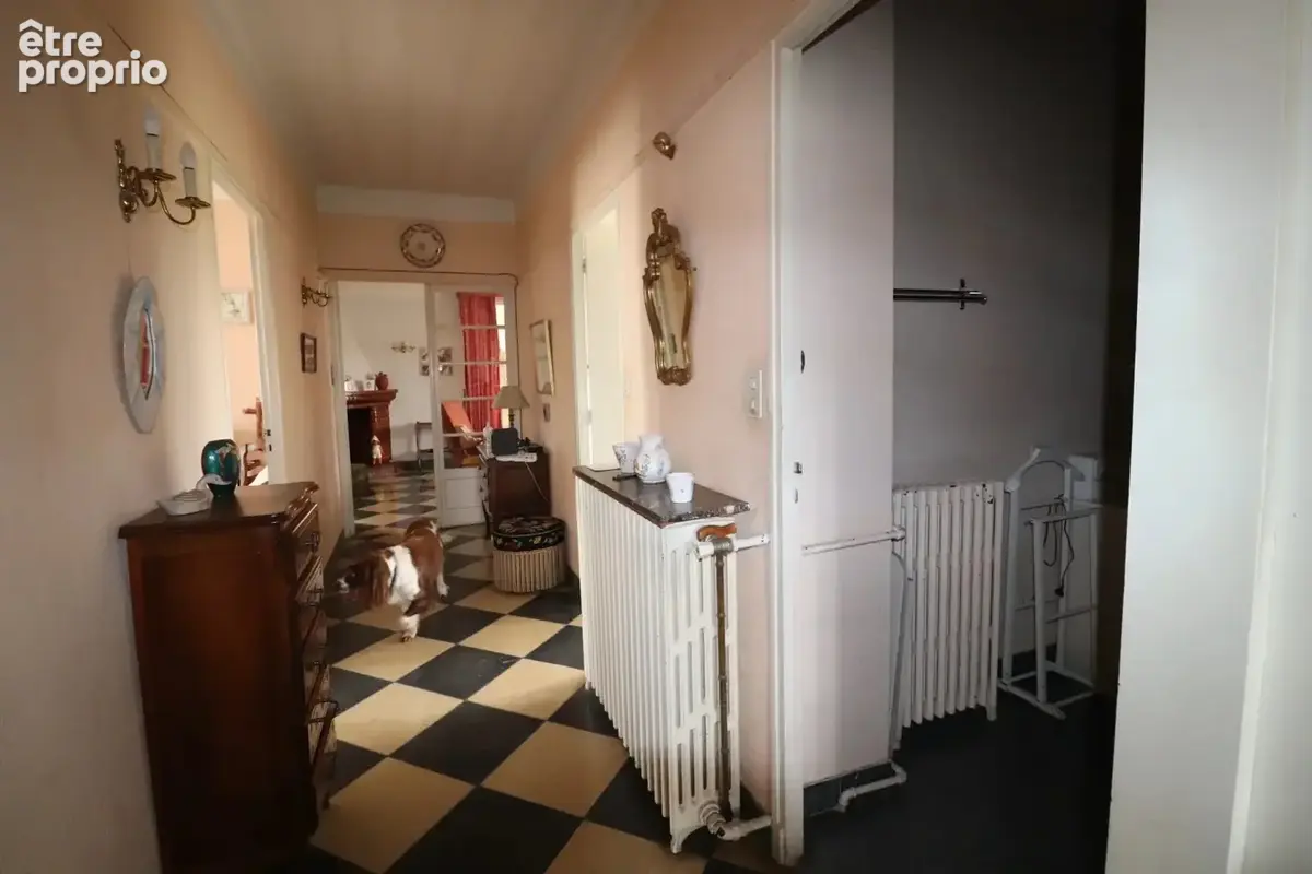 Grande maison 7P , Atelier , 2 Garages , Combles et Appartement  sur Terrain de 600 m2 - photo 6