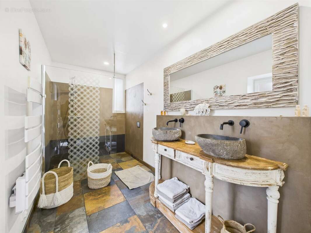 Maison à DUN-LES-PLACES