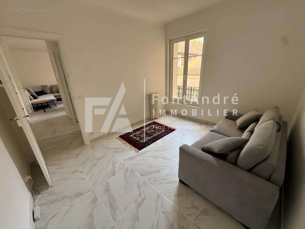 Appartement à COURBEVOIE