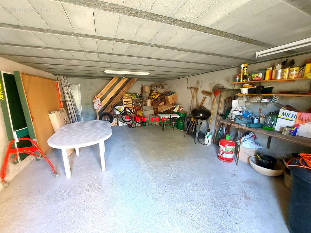 Maison typique en pierre avec une grangette - photo 14