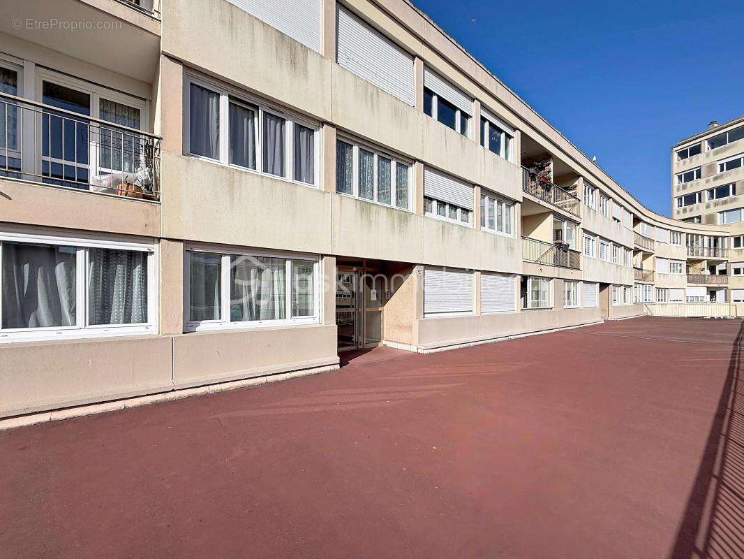 Appartement à HEROUVILLE-SAINT-CLAIR