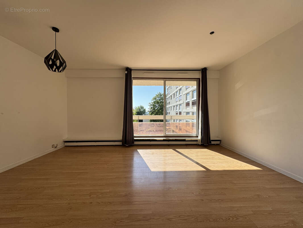 Appartement à MAREIL-MARLY