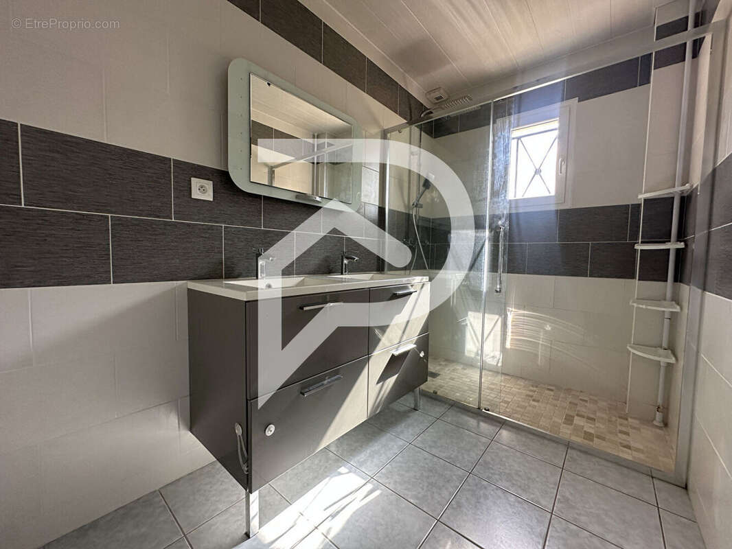 Maison à LA CHAUSSEE-D&#039;IVRY