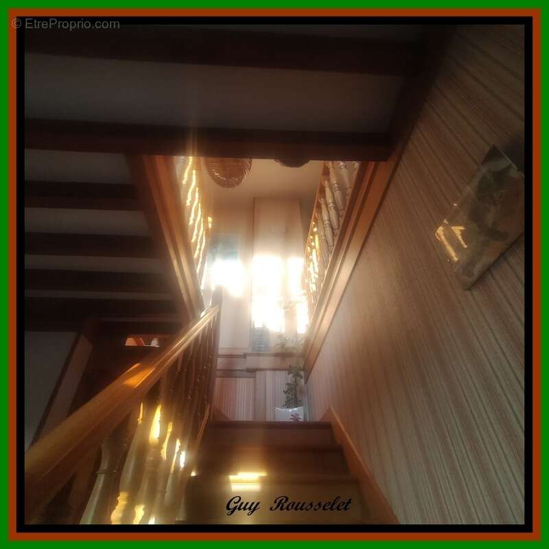 Maison à COURCELLES-LES-SEMUR