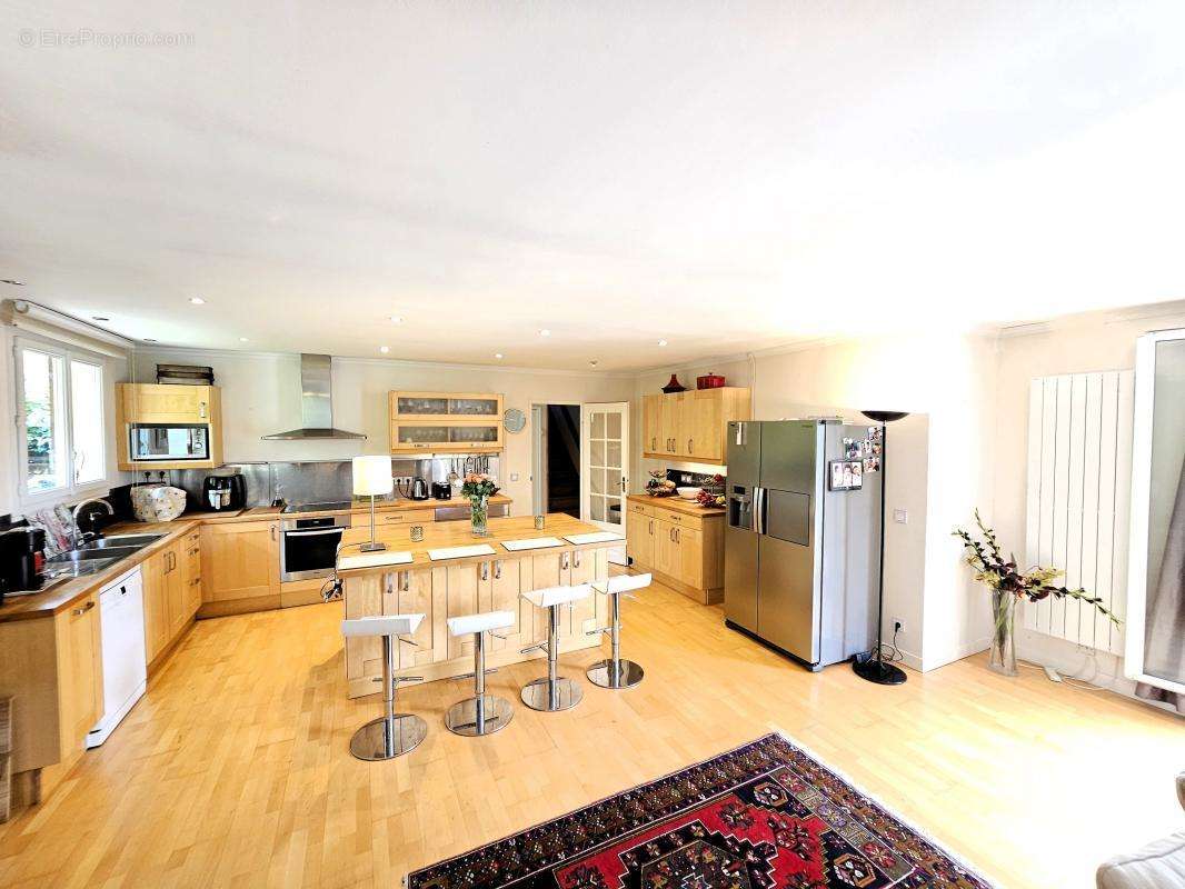 Maison à SAINT-NOM-LA-BRETECHE