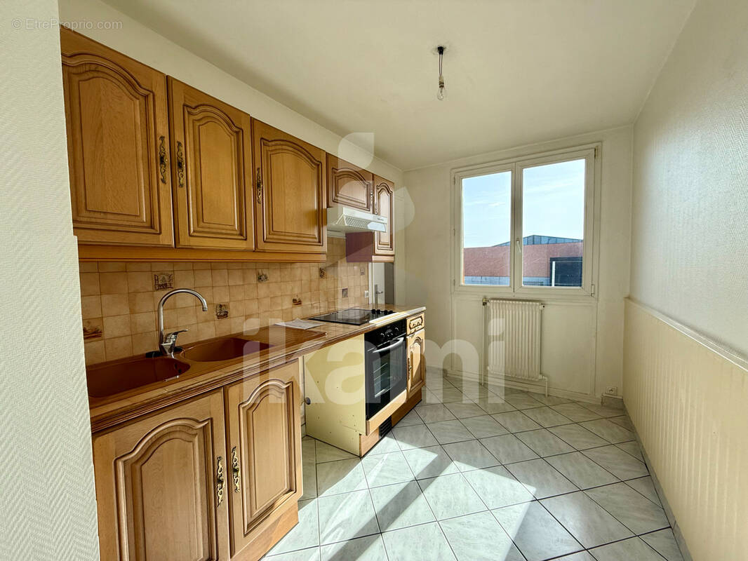 Appartement à PIERRE-BENITE
