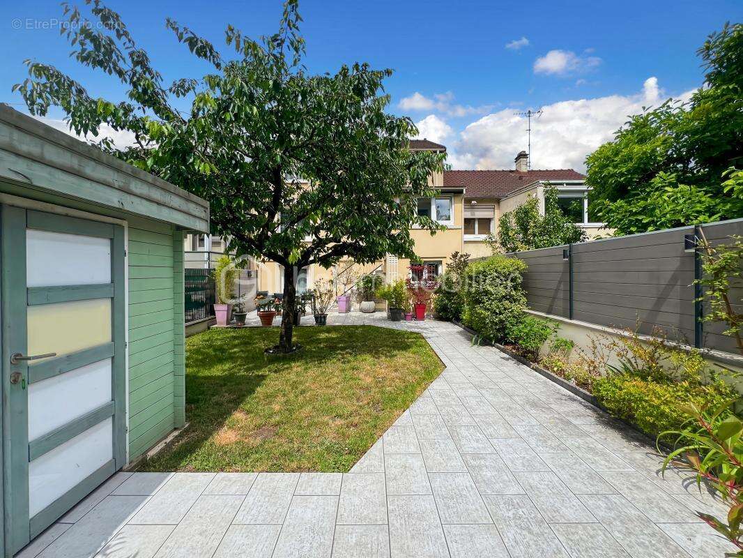 Maison à VIGNEUX-SUR-SEINE