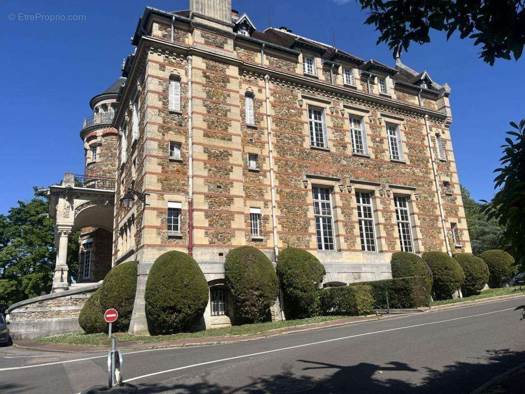 Maison à LA CELLE-SAINT-CLOUD