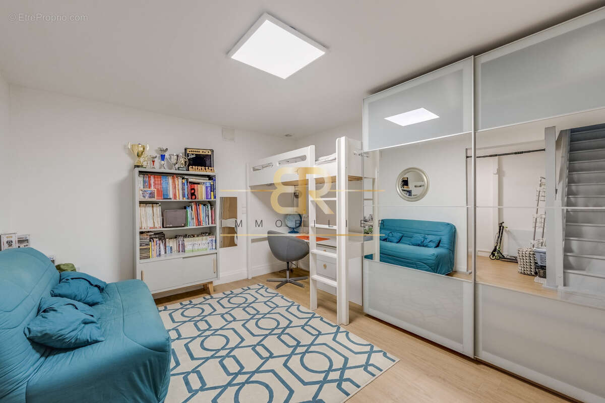 Appartement à PARIS-10E
