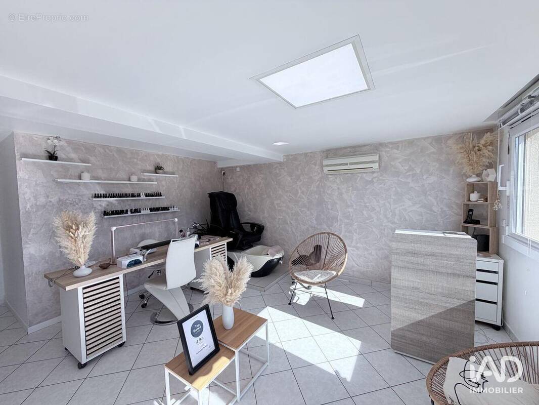 Photo 1 - Commerce à ORGEVAL