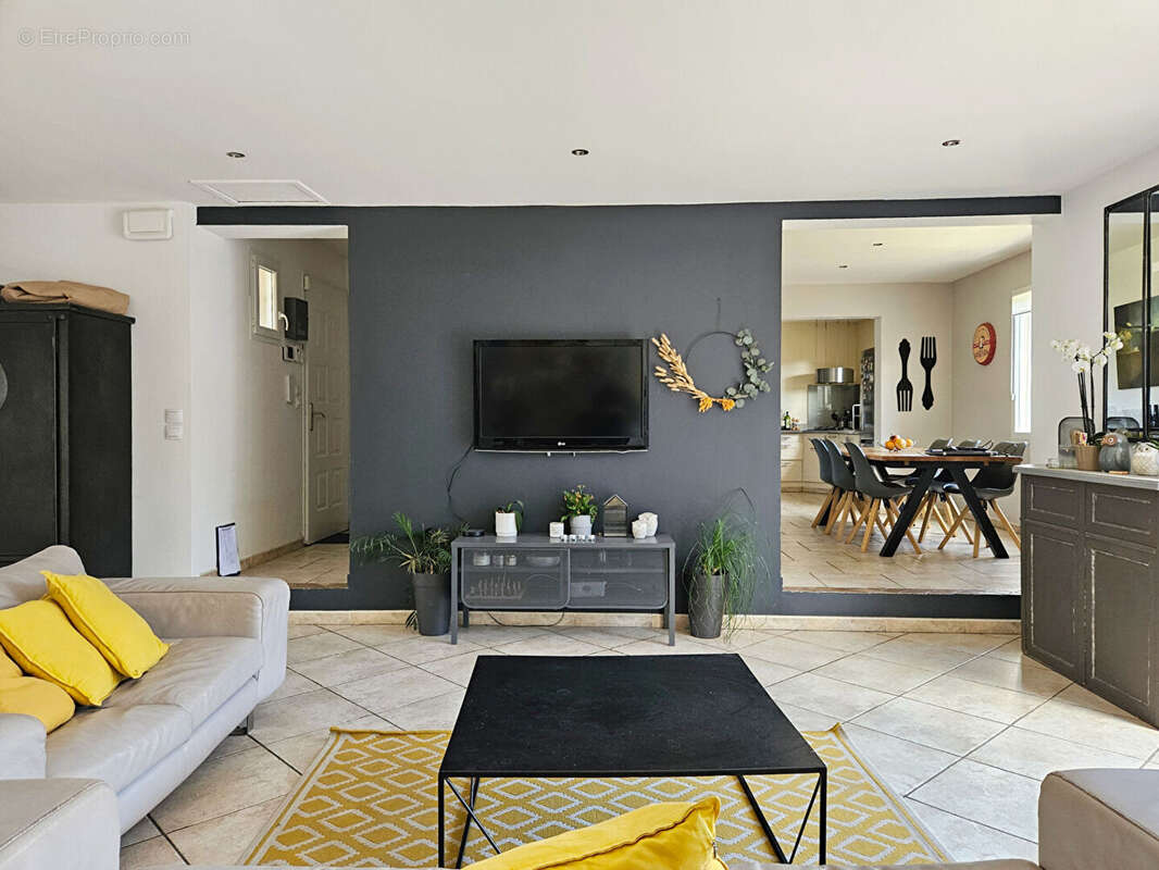 Maison à MONTFAUCON