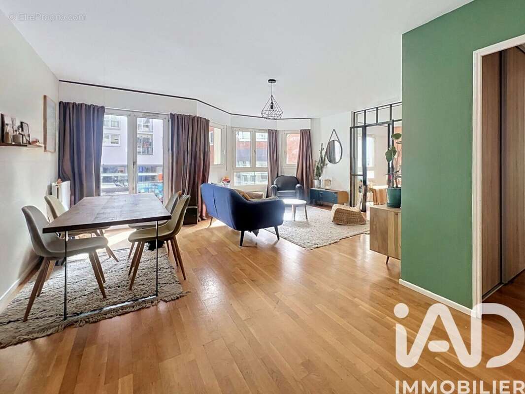 Photo 2 - Appartement à SURESNES