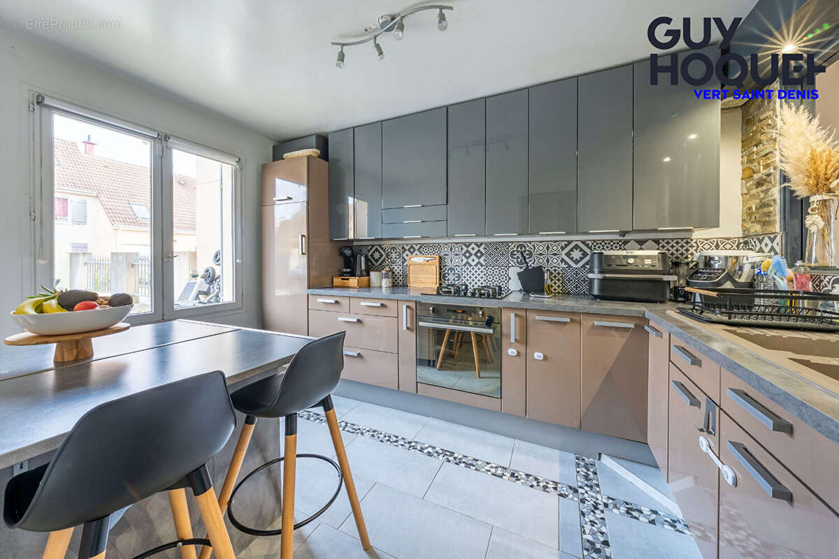 Maison à VERT-SAINT-DENIS