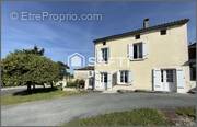 Photo 1 - Maison à CHAMPAGNE-ET-FONTAINE