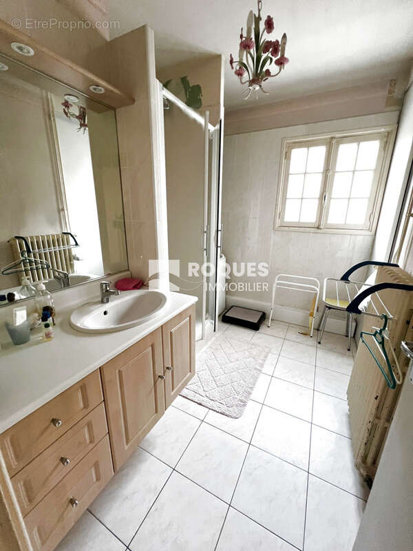 Maison T7 située dans un quartier calme de MILLAU - photo 7