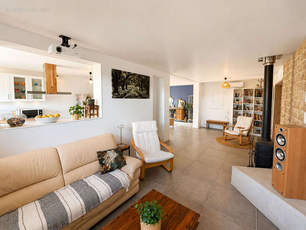 Maison à LAY-SAINT-CHRISTOPHE