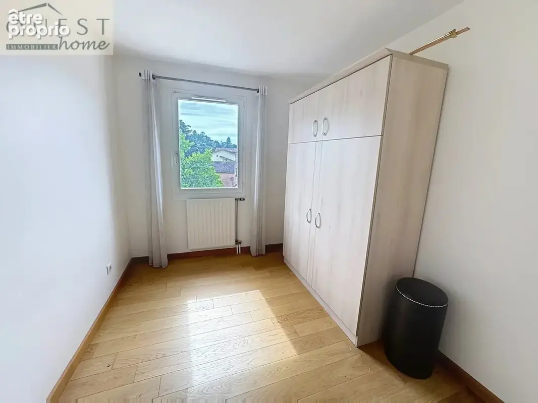 Appartement entièrement rénové avec box fermé dans le centre - photo 7
