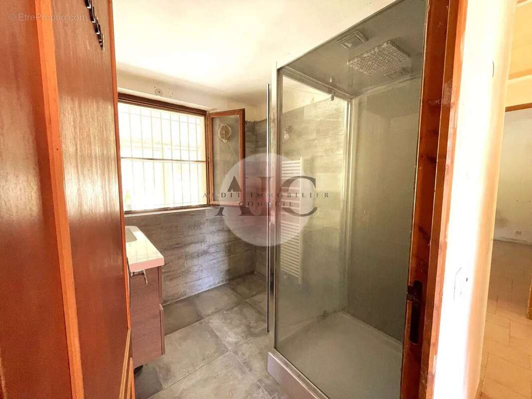 Maison à TOURRETTES