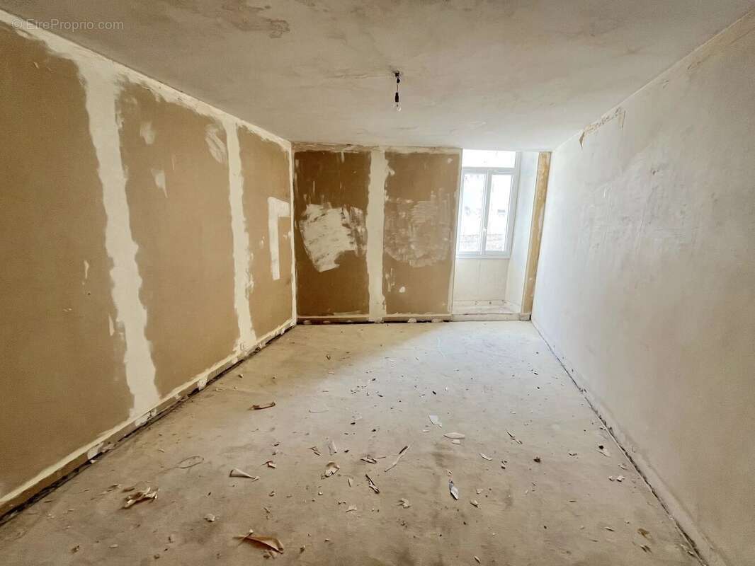 Opportunité d’Investissement Idéale au Cœur du Dynamique Ribérac - photo 8