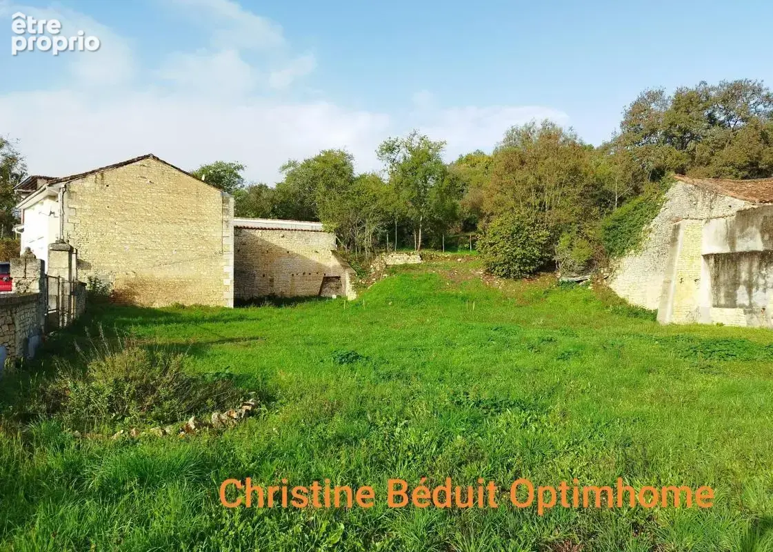 SAINT FRONT en Charente, maison 90 m², rénovée 3 chambres, abri pour voiture et terrain 1017 m² - photo 12
