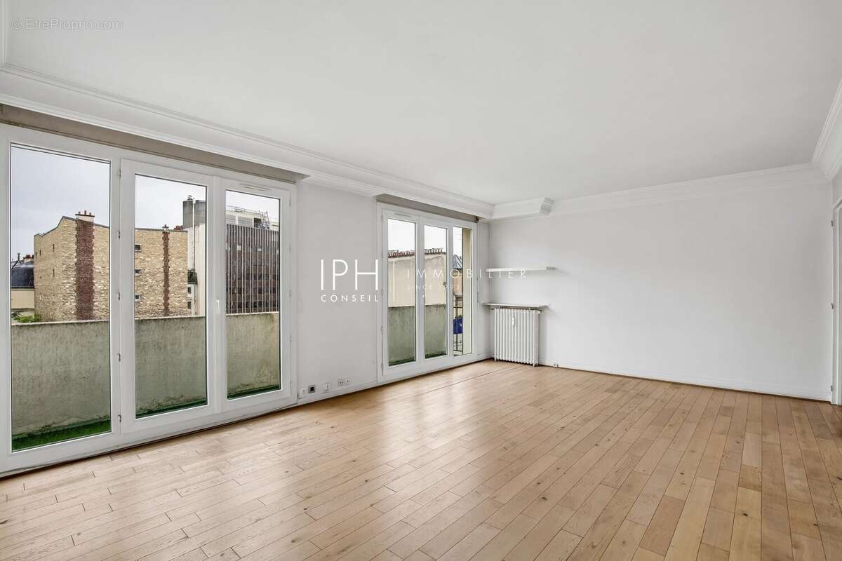 Appartement à NEUILLY-SUR-SEINE
