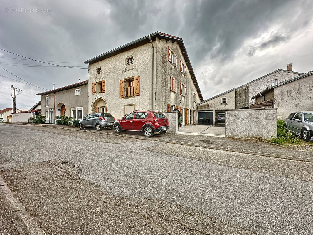 Appartement à REMONCOURT