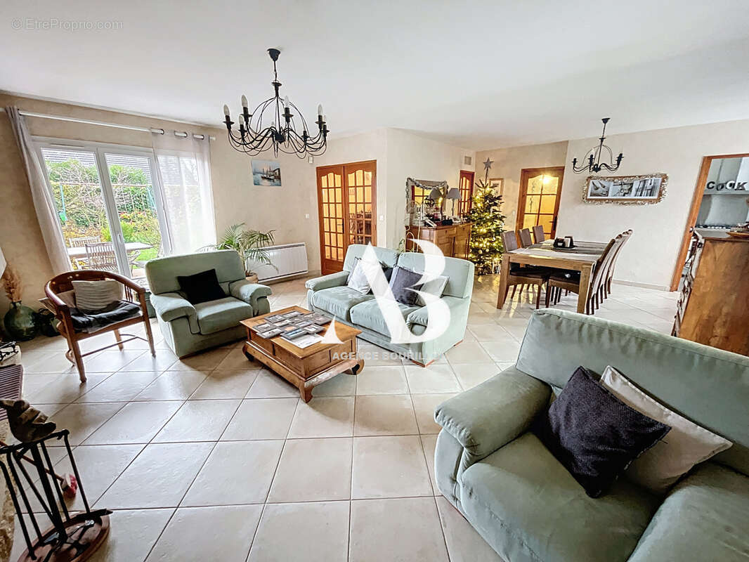 Maison à LA CHAPELLE-RABLAIS