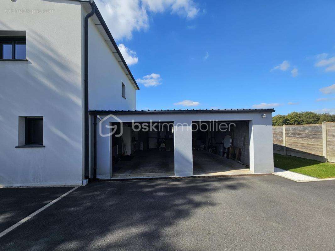 Maison à BAINS-SUR-OUST